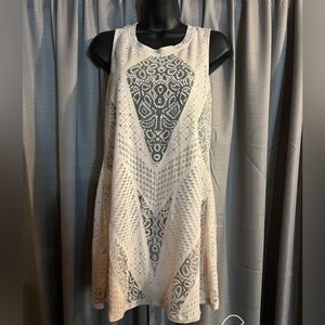 Small light pink tank top from Buckle.